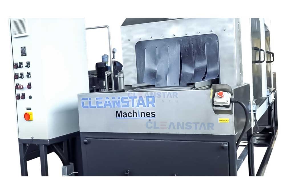 Compact and efficient bin washing machine for factory cleaning needs