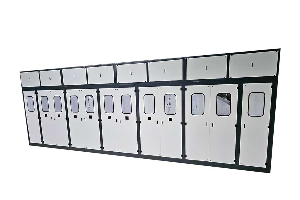 Smart ultrasonic cleaning systems with user-friendly operation and control.